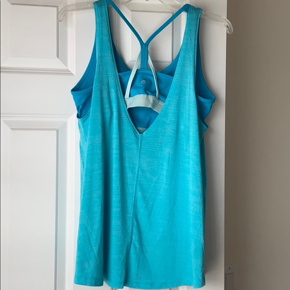 Champion C9 workout tank top with attached sports bra - Picture 4 of 6